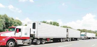 The trailers in which over 700 migrants were traveling to the northern border.