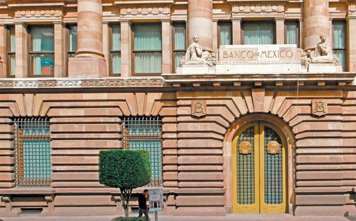 Bank of México sees the possibility of a light recession