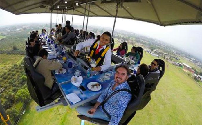 High-flying diners enjoy 360-degree views.