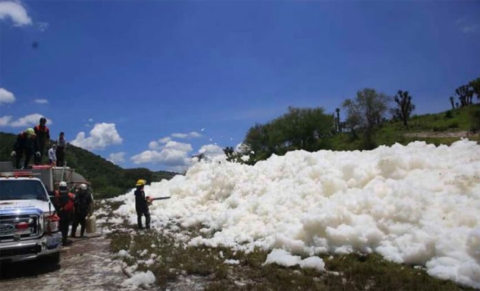 A large mound of foam in the Puebla irrigation canal.