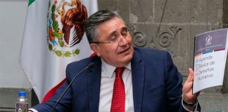 Rights commission head González.