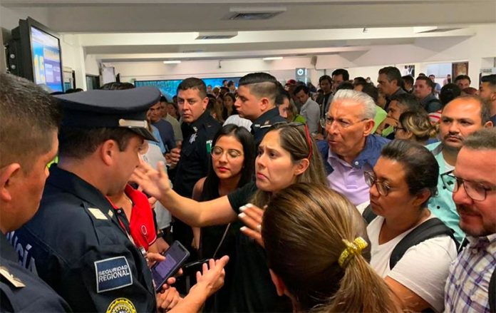 Angry Interjet passengers at Mexico City airport last night.