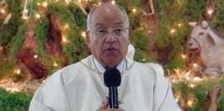 Exorcist priest del Río.