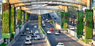 Vía Verde's vertical gardens on Mexico City's outer ring road.