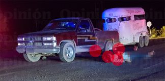 The truck in which the victims were traveling from horse races in Empalme.