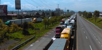 Gridlock on the Mexico City-Puebla highway during a 12-hour blockade on Thursday.