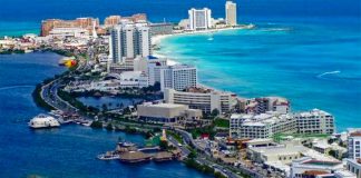 Hotels in Cancún say sargassum is not their biggest problem.