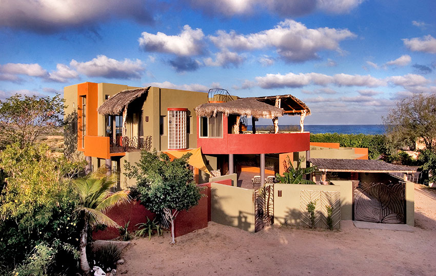 Casa Cabo Pulmo is solar-powered and has a rainwater catchment system.