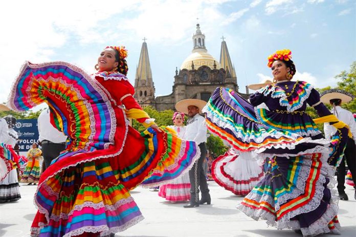 Folkloric dancers in Guadalajara on Saturday.