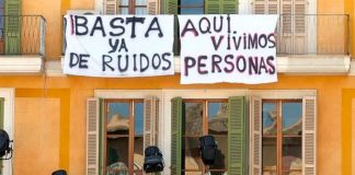 'Enough noise. People live here,' reads a sign in Mexico City.