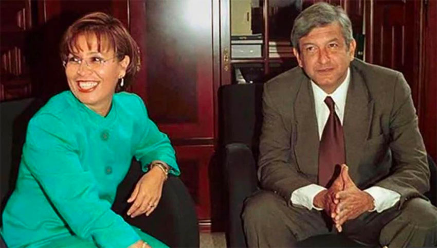 Robles and López Obrador in 2000.