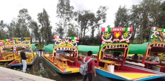 Death triggers two-drink limit on Xochimilco's barges.