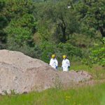Excavating human remains in Zapopan.