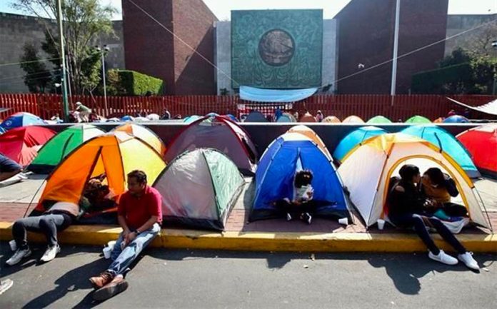 Teachers' blockade at the lower house of Congress in Mexico City.