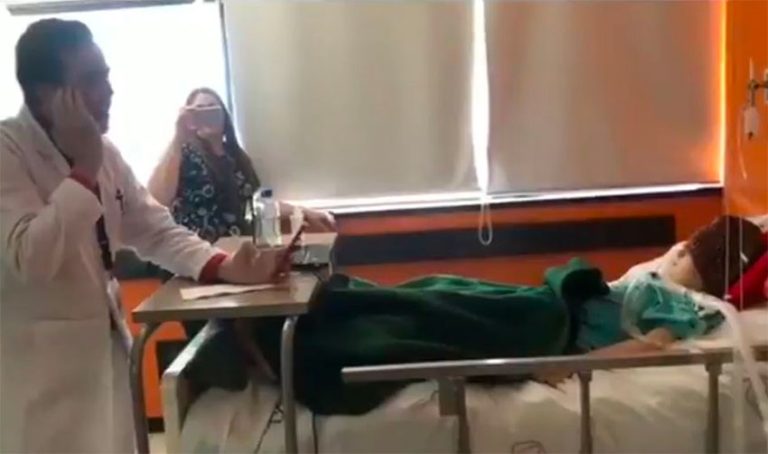Doctors, teachers raise voices in song for patients and students Doctors, teachers raise voices in song for patients and students