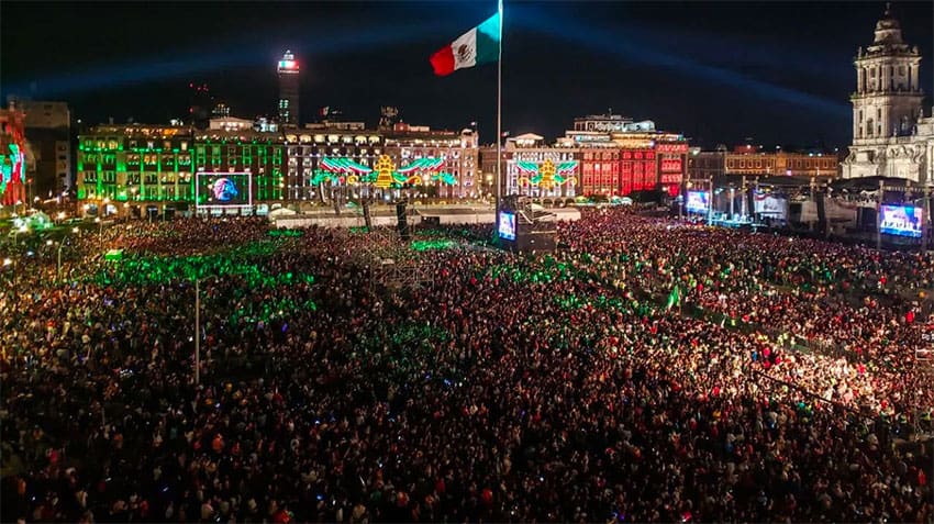 More than 100,000 people joined President López Obrador for the traditional shout of independence Sunday in the Mexico City zócalo.