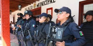 State police take over in Ziracuaretiro, Michoacán.