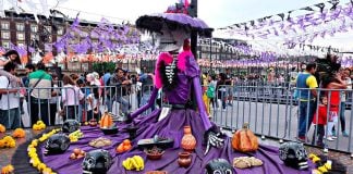 This is the kind of display you can expect to see at the 'Altar of altars' exhibition in Mexico City's zócalo.