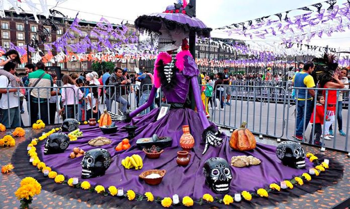 This is the kind of display you can expect to see at the 'Altar of altars' exhibition in Mexico City's zócalo.