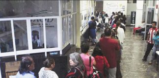 Lineup for a dengue check in Jalisco.