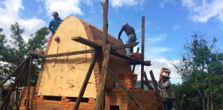 A smoke-free kiln in Chiapas.