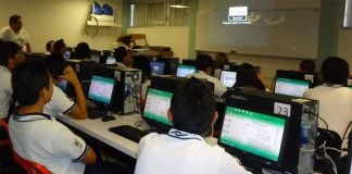 Information technology students at a Mexican trade school.