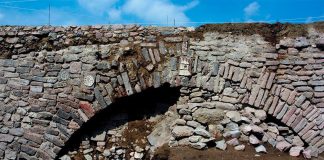 The Ecatepec tunnel where the petroglyphs have been found.