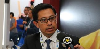 Chief financial officer Velázquez: sizable loss but less debt.