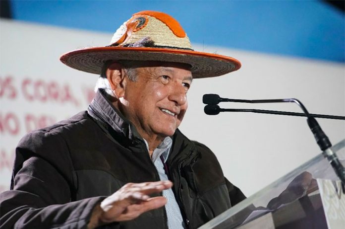President López Obrador announces roadwork while in Nayarit on Sunday.