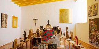 The Altar Shelf displays Barragán's personal art collection.