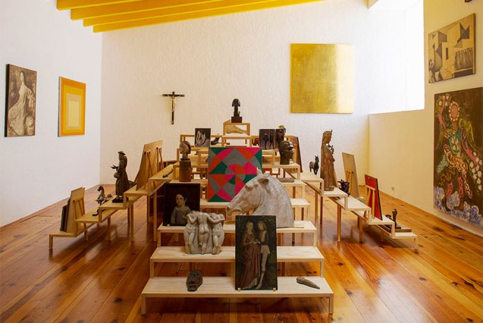 The Altar Shelf displays Barragán's personal art collection.