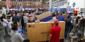 Wide-screen TVs were a big number at Buen Fin this year.