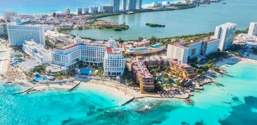 Tourist areas of Cancún are 'fairly insulated' from violence.