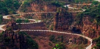 The Devil's Backbone: 538 curves.