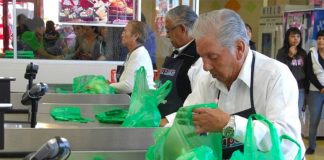 Seniors bag groceries in exchange for tips