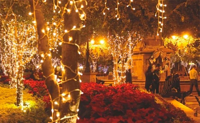Christmas lights will adorn the city of Querétaro beginning Monday.