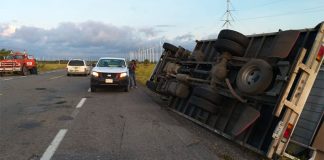 A semitrailer after it was blown over by strong winds in Oaxaca.
