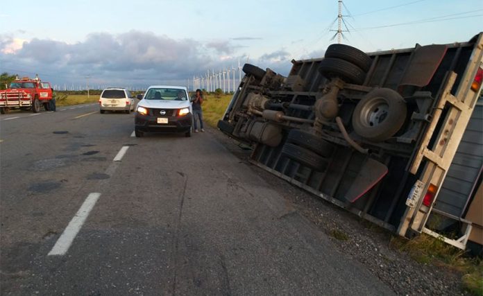 A semitrailer after it was blown over by strong winds in Oaxaca.