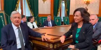 Santander's Ana Botín with President López Obrador at the National Palace.