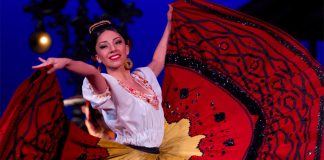 The Folk Ballet is performing this week at Chapultepec Castle in Mexico City.