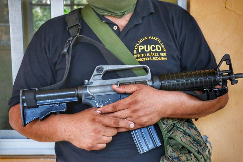 An auxiliary police volunteer in Benito Juárez, Veracruz.