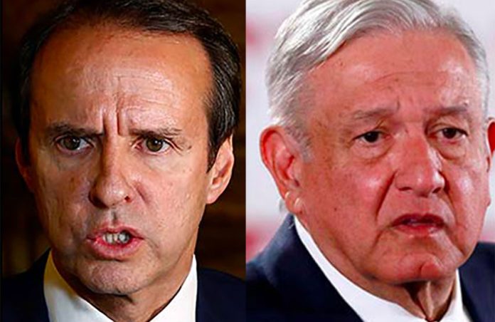 Quiroga, left, accused President López Obrador of 'kneeling before' Donald Trump.