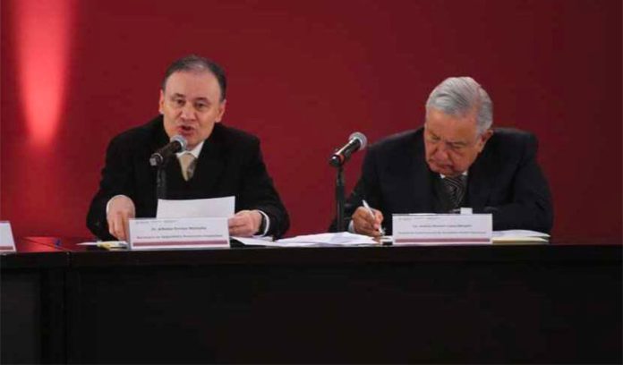 Durazo, left, and López Obrador during a report on security.