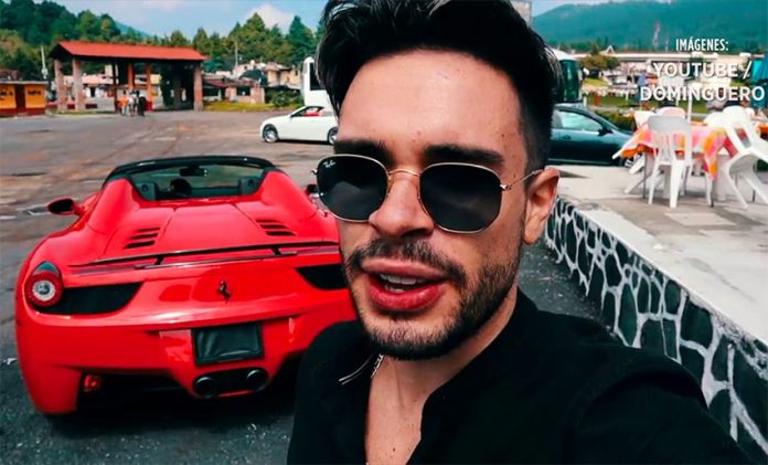 YouTuber Dominguero and the Ferrari.