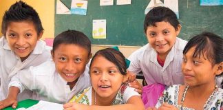 Bilingualism a goal in Yucatán schools.