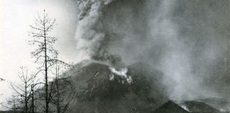 The Paricutín volcano erupting in 1943, photographed by Bodil Christensen.
