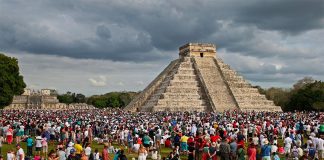 Chichén Itzá: 18,000 visitors in one day.
