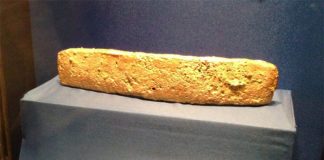 The gold ingot that was part of Cortés' plunder.