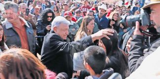 The president in La Mora on Sunday.