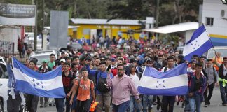 Migrants in Caravan 2020 at the southern border last week.